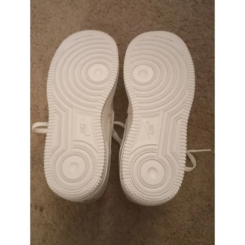 Nike Air Force 1 Low White Sneakers Grade School Size 1.5 NEW NO BOX